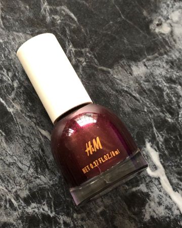 H&M Beauty nail polish "Marquise" deep bordeaux red