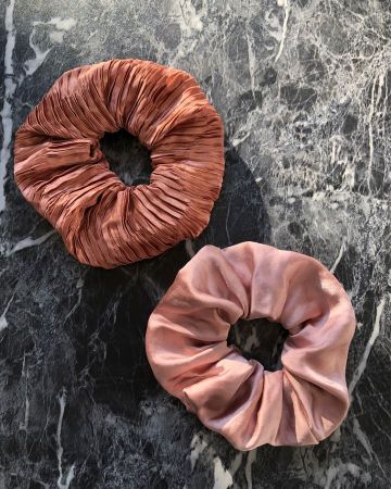 Set of 2 pink & dusty rose satin scrunchies by Monki